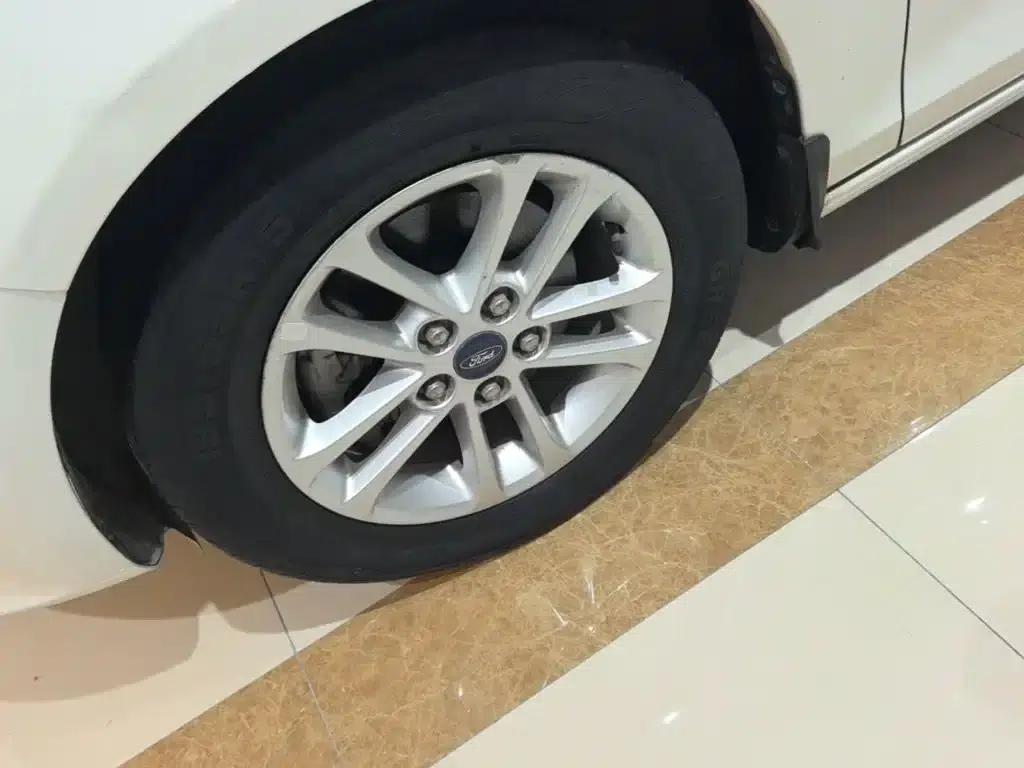 Ford Focus 2019 Facelift 1.5L Automatic Premium Edition (Tire Pressure Monitoring) China VI Emission Standard — миниатюра 23