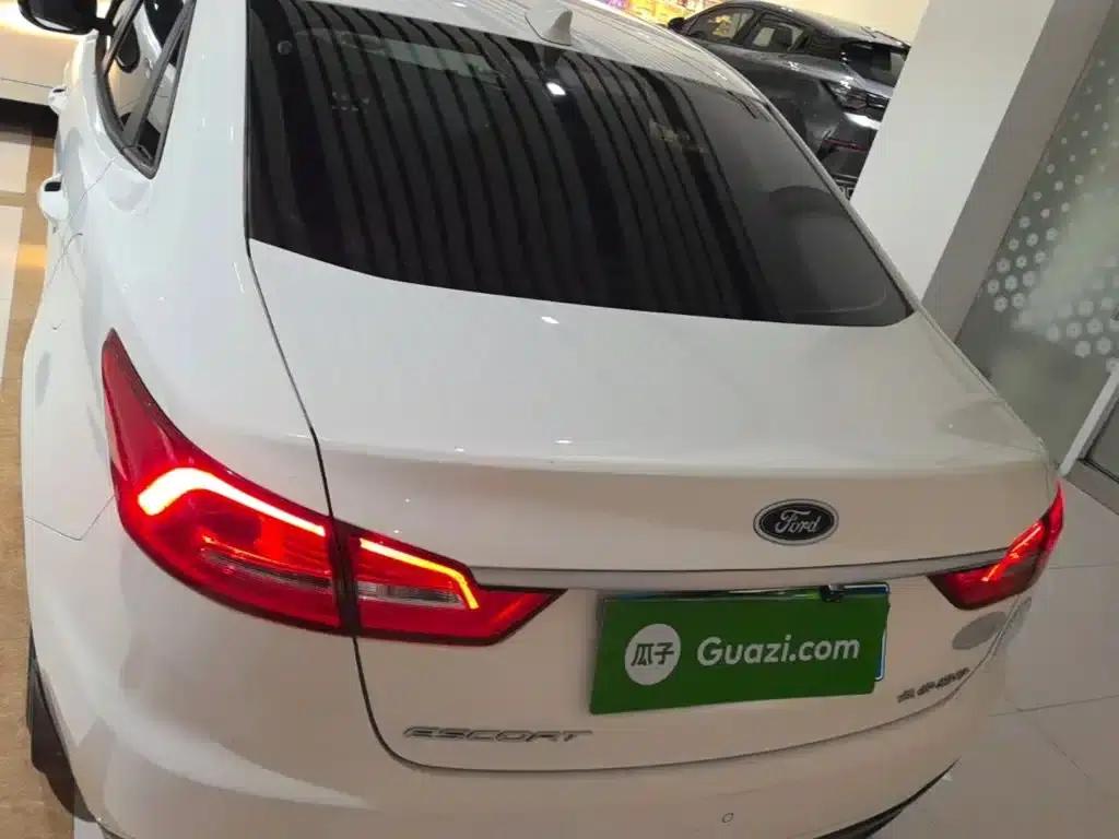 Ford Focus 2019 Facelift 1.5L Automatic Premium Edition (Tire Pressure Monitoring) China VI Emission Standard — миниатюра 6
