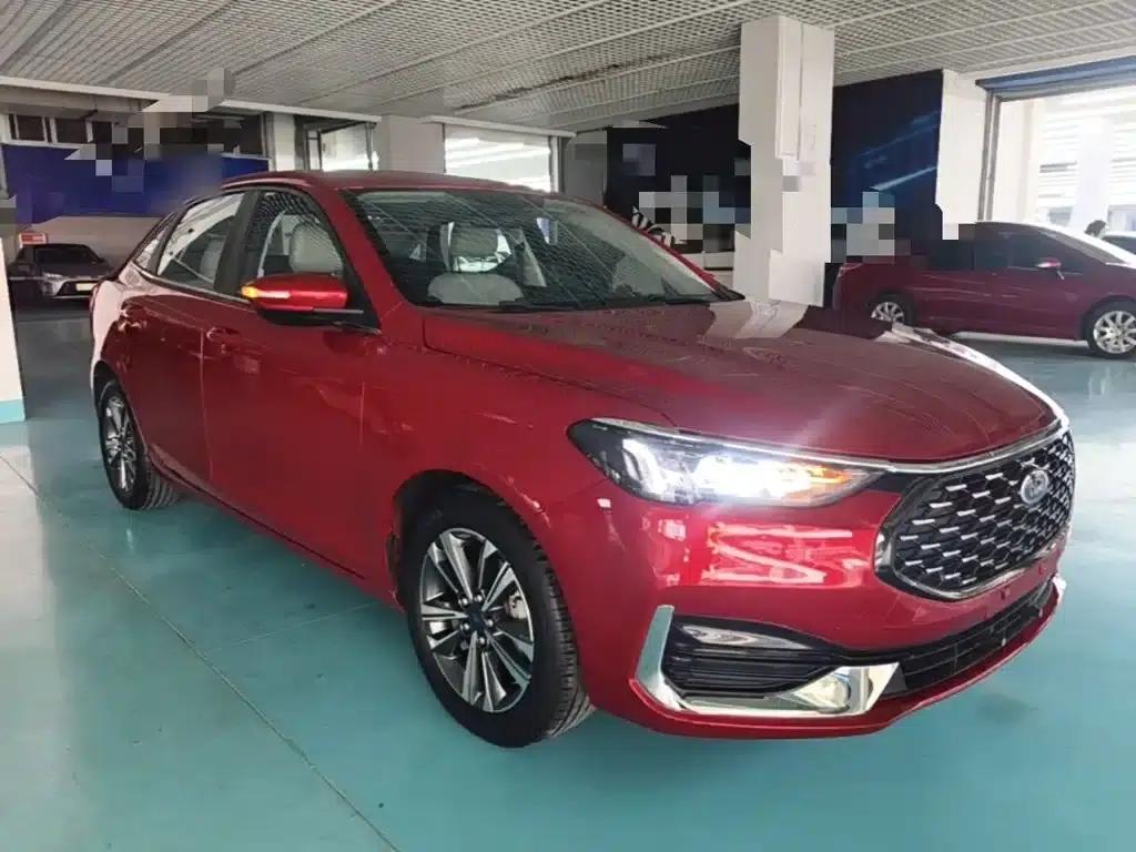 Ford Focus 2021 1.5L Automatic Diamond Edition — миниатюра 4