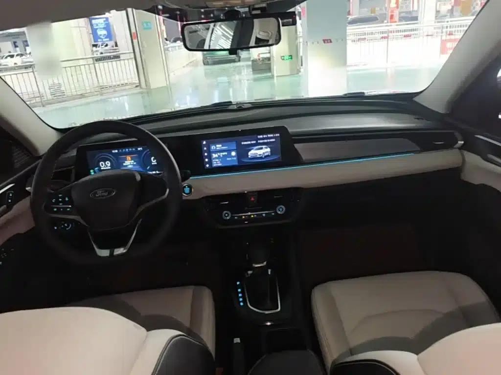 Ford Focus 2021 1.5L Automatic Diamond Edition — миниатюра 10