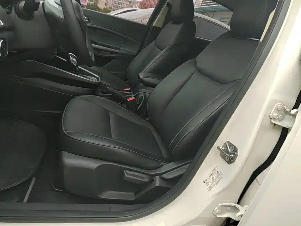 Ford Focus 2015 1.5L Automatic Fashion Edition — миниатюра 15