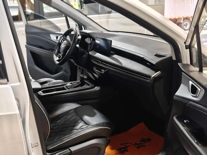 Wuling Jiachen 2022 1.5T CVT Premium Flagship Edition — миниатюра 6