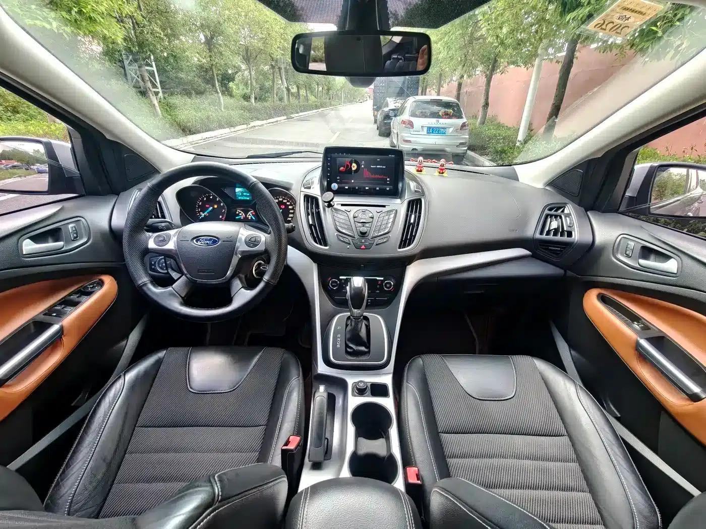 Ford Kuga 2015 1.5L GTDi 2WD Fashion Edition — миниатюра 12