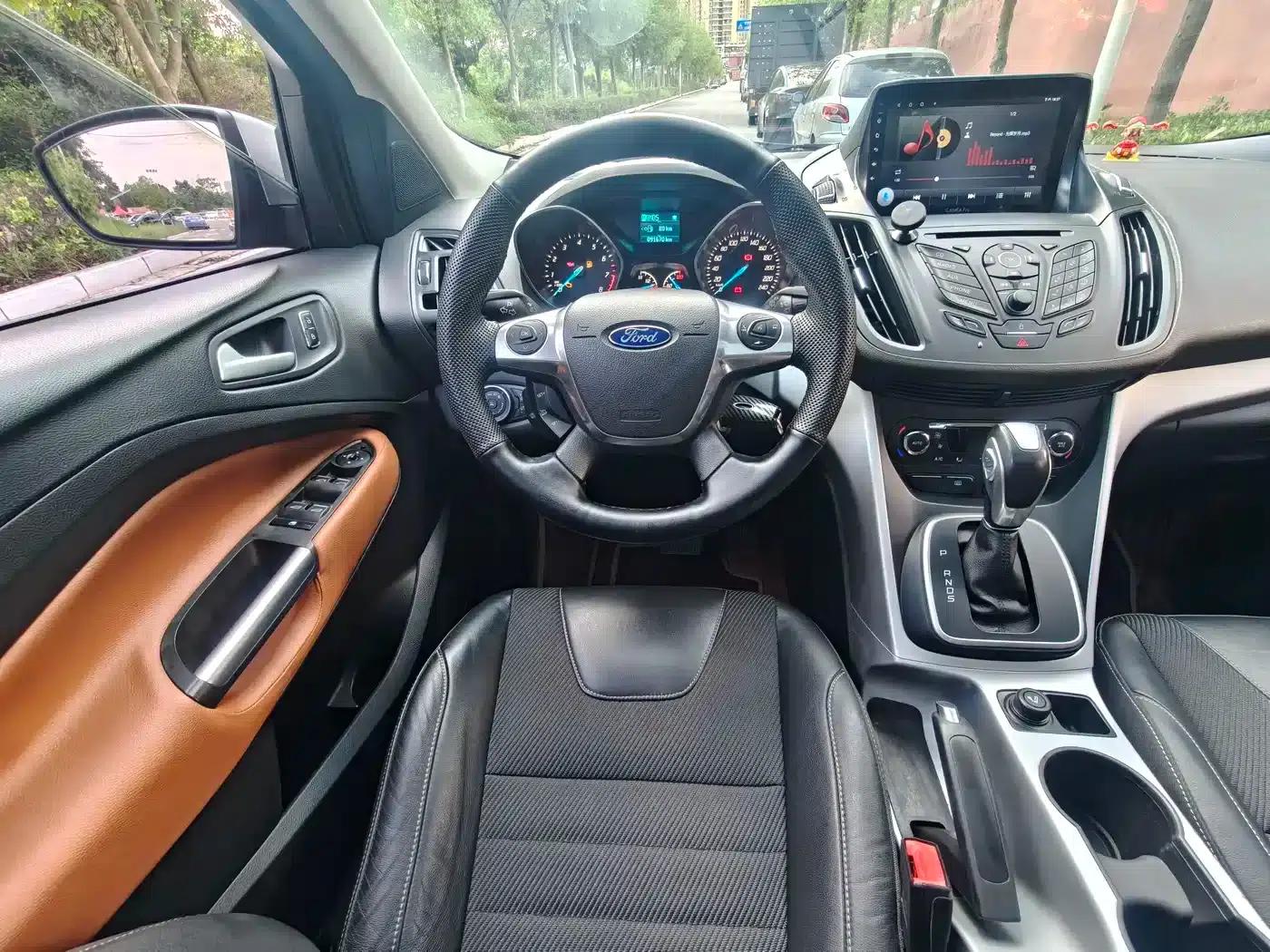 Ford Kuga 2015 1.5L GTDi 2WD Fashion Edition — миниатюра 13