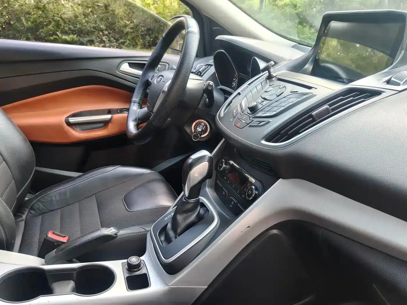 Ford Kuga 2015 1.5L GTDi 2WD Fashion Edition — миниатюра 14