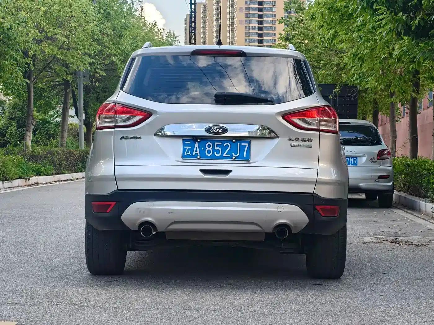 Ford Kuga 2015 1.5L GTDi 2WD Fashion Edition — миниатюра 7