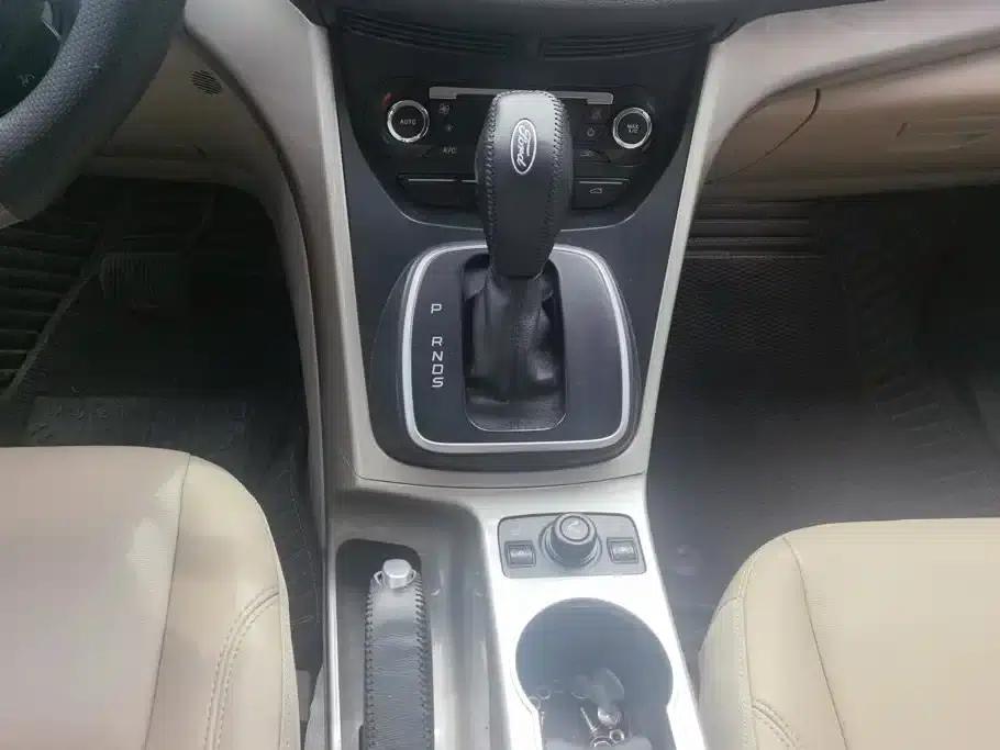 Ford Kuga 2013 1.6L GTDi AWD Elite — миниатюра 16