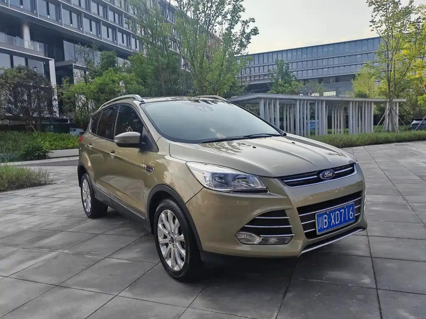 Ford Kuga 2013 1.6L GTDi AWD Elite — миниатюра 3