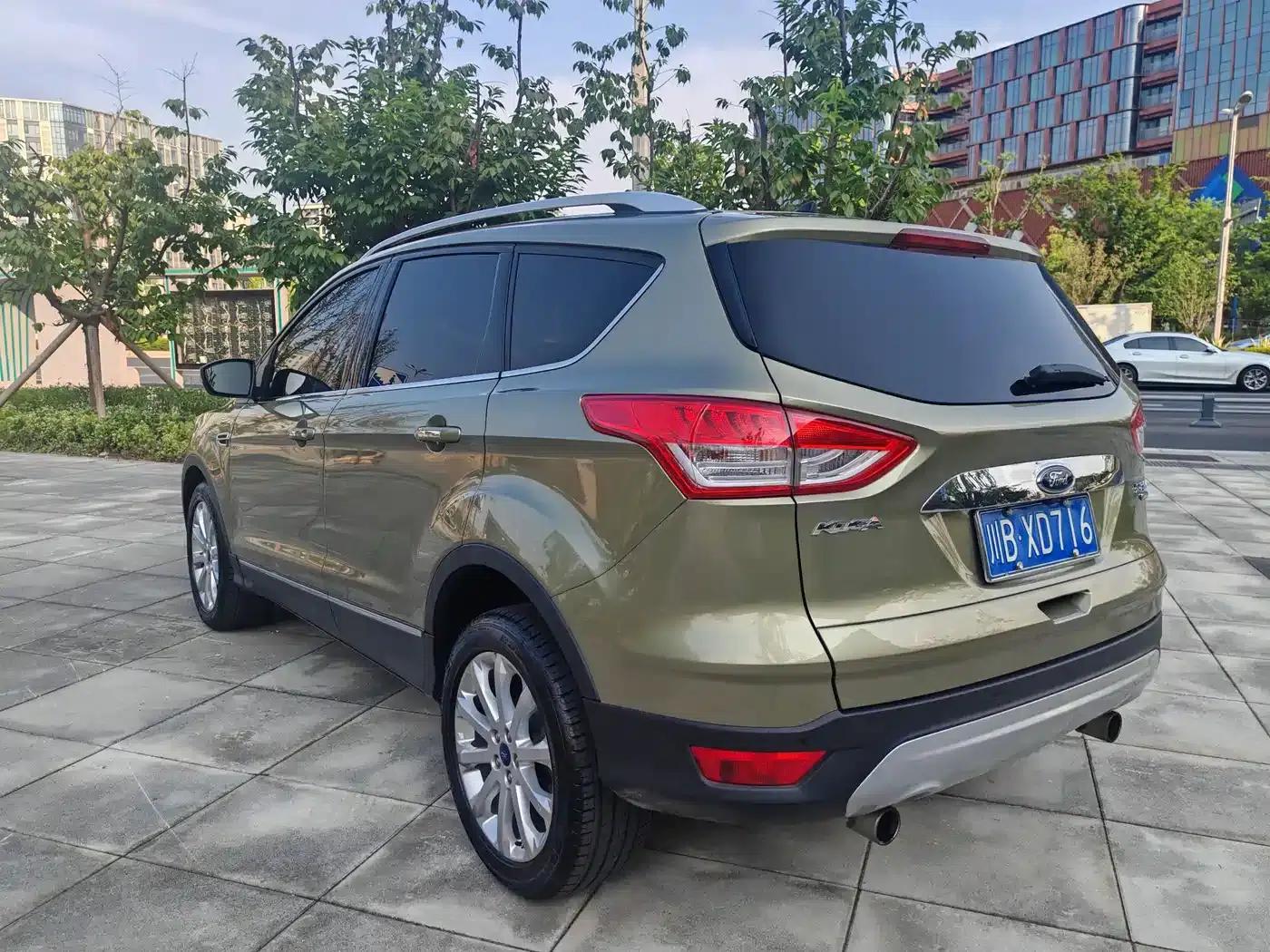 Ford Kuga 2013 1.6L GTDi AWD Elite — миниатюра 4
