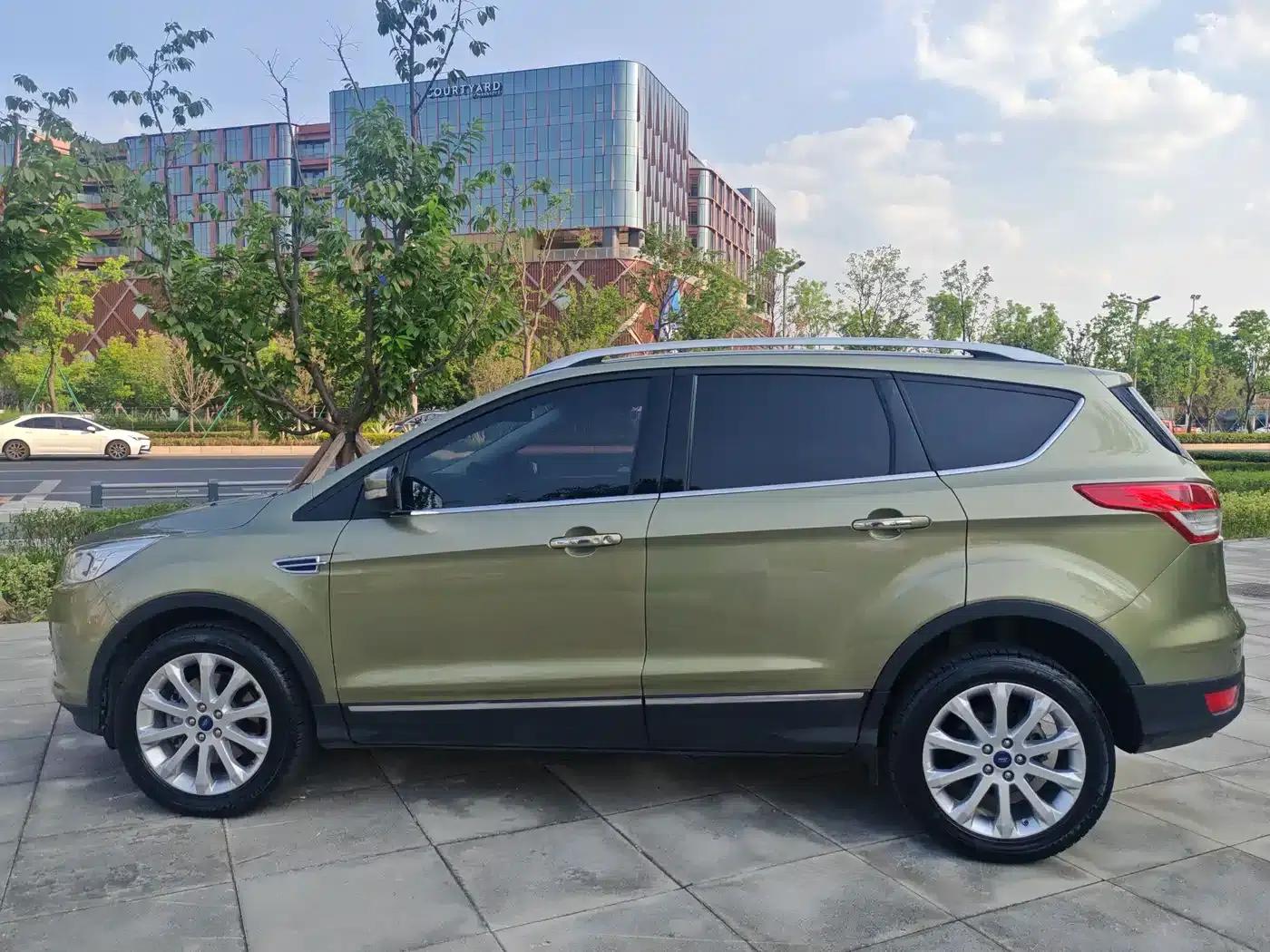 Ford Kuga 2013 1.6L GTDi AWD Elite — миниатюра 7
