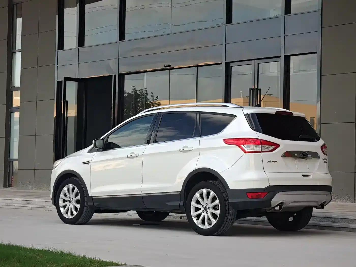 Ford Kuga 2013 1.6L GTDi AWD Elite — миниатюра 3