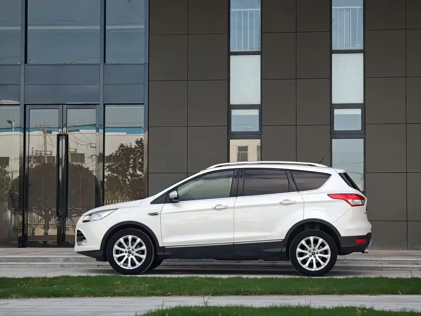 Ford Kuga 2013 1.6L GTDi AWD Elite — миниатюра 4