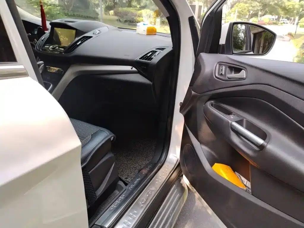 Ford Kuga 2013 1.6L GTDi 2WD Fashion Edition — миниатюра 20