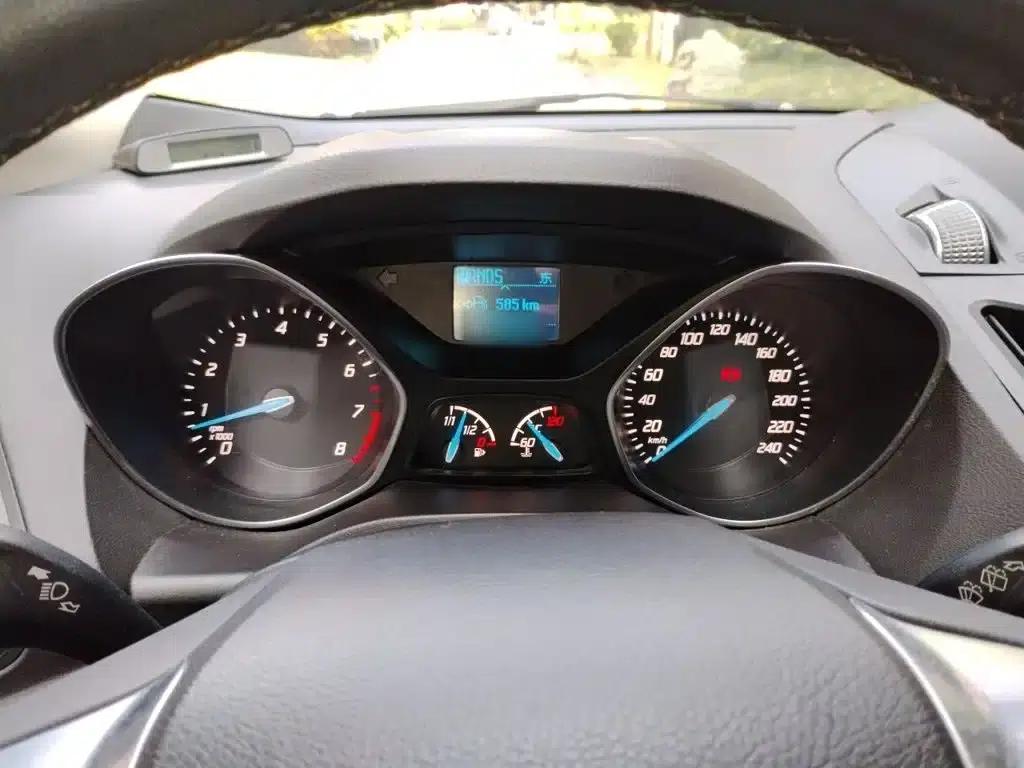 Ford Kuga 2013 1.6L GTDi 2WD Fashion Edition — миниатюра 4