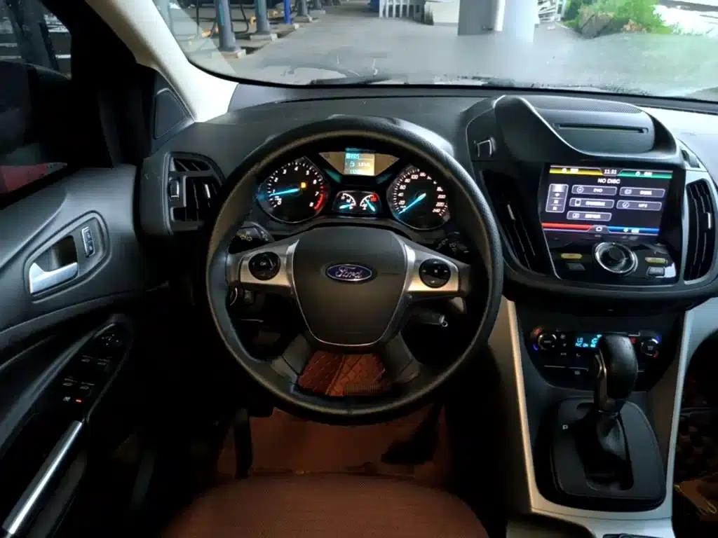 Ford Kuga 2015 1.5L GTDi 2WD Comfort Model — миниатюра 11