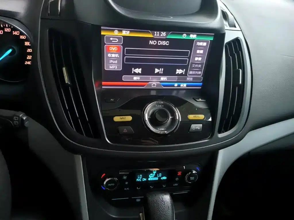 Ford Kuga 2015 1.5L GTDi 2WD Comfort Model — миниатюра 13
