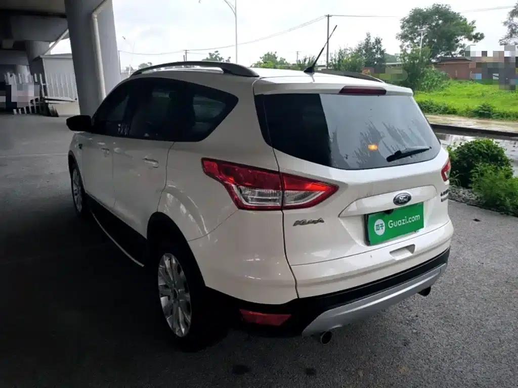 Ford Kuga 2015 1.5L GTDi 2WD Comfort Model — миниатюра 5