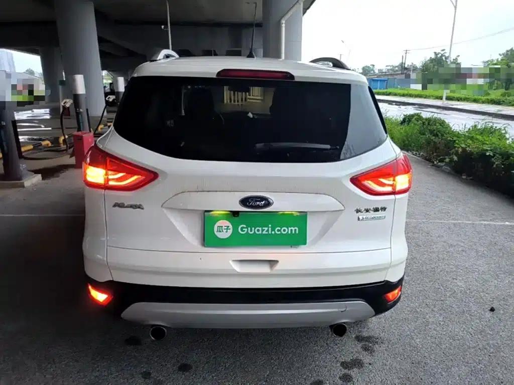 Ford Kuga 2015 1.5L GTDi 2WD Comfort Model — миниатюра 6