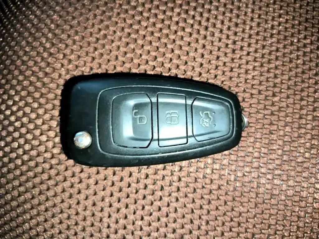 Ford Kuga 2015 1.5L GTDi 2WD Comfort Model — миниатюра 9