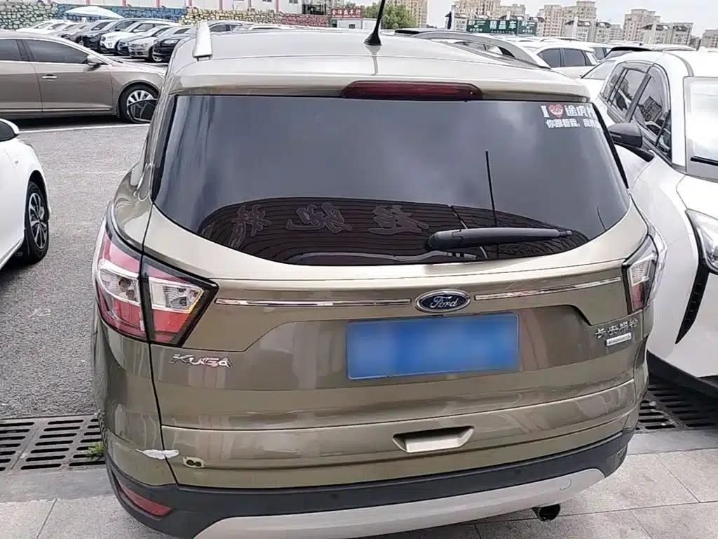 2017 Ford Kuga EcoBoost 180 2WD Luxury Edition — миниатюра 6