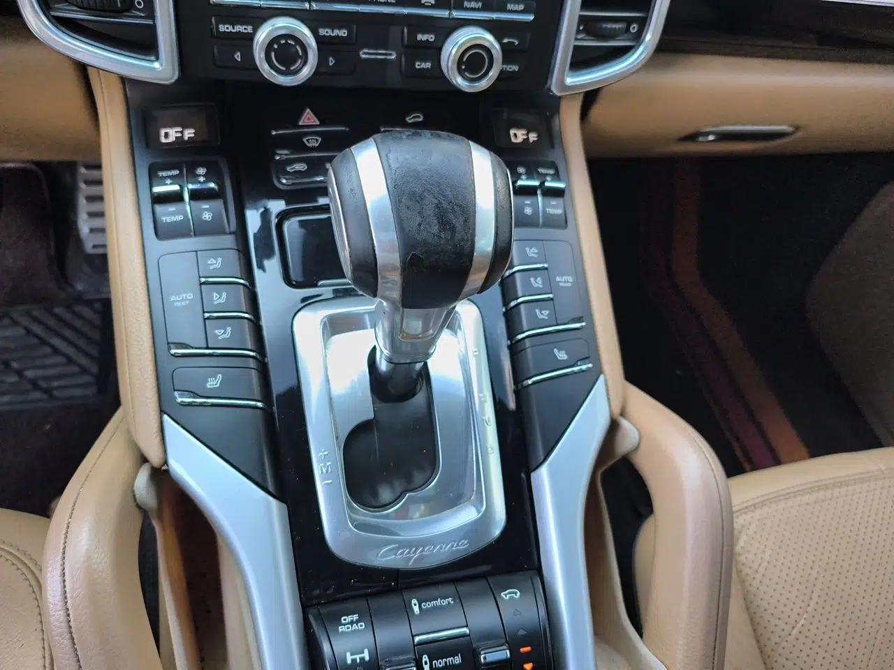 Porsche Cayenne 2014 Cayenne Platinum Edition 3.0T — миниатюра 14