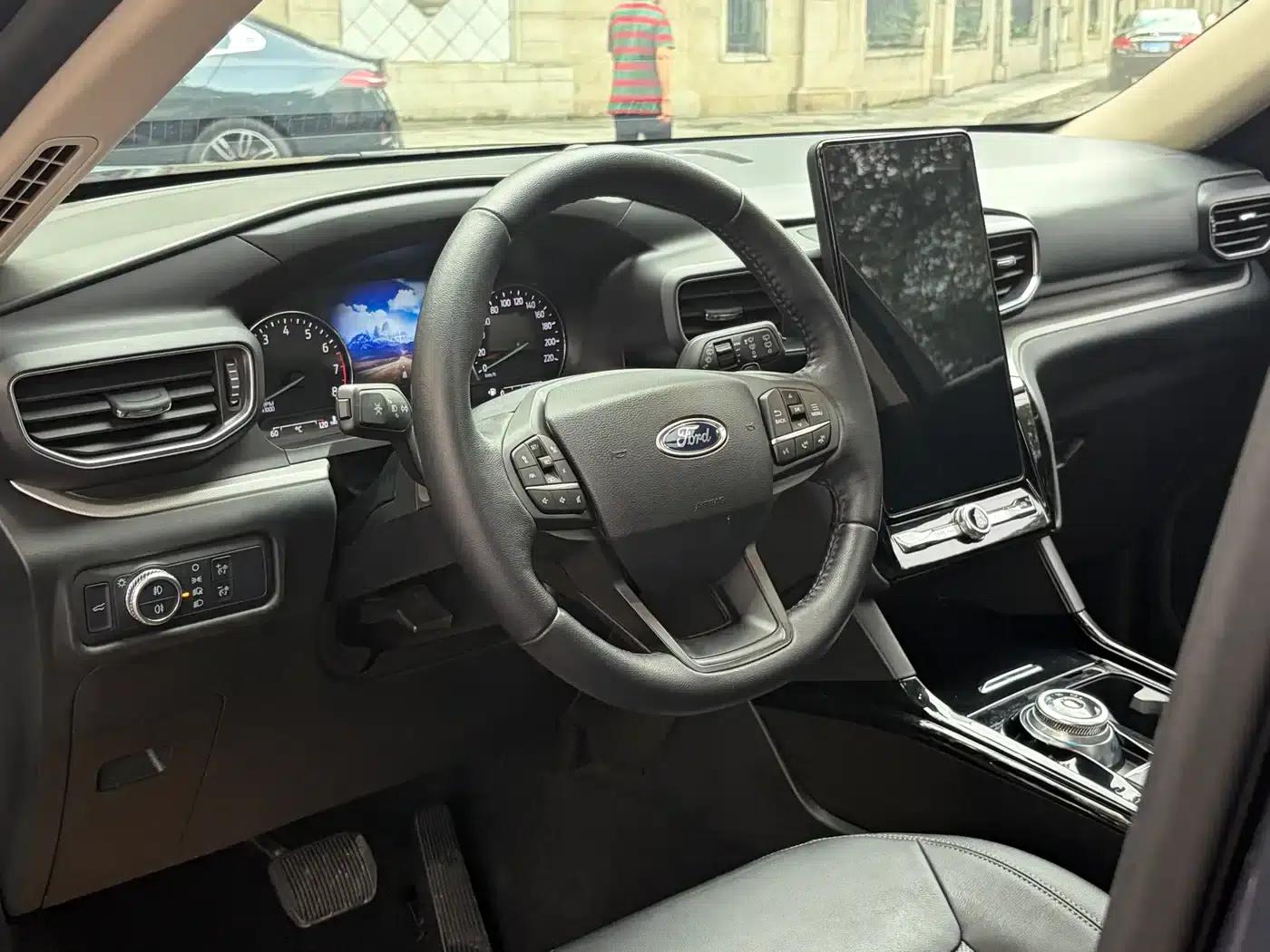 2020 Ford Explorer EcoBoost 285 Rear-Wheel Drive Fashion Edition 7-Seater — миниатюра 15