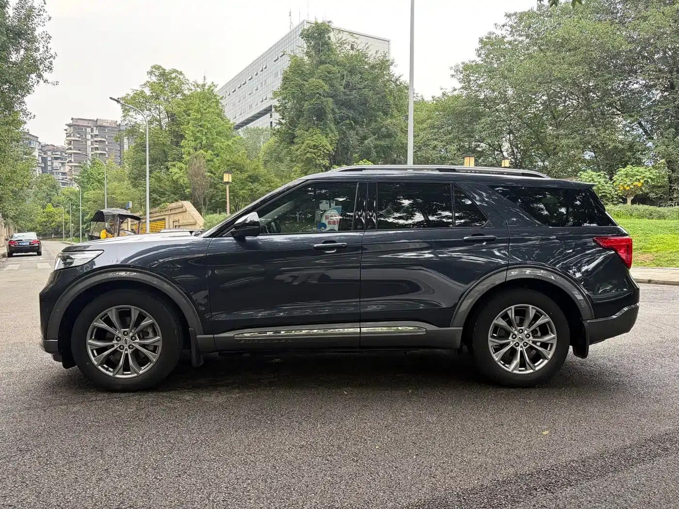 2020 Ford Explorer EcoBoost 285 Rear-Wheel Drive Fashion Edition 7-Seater — миниатюра 6