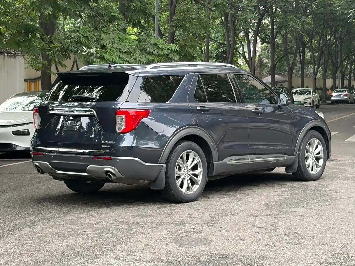 2020 Ford Explorer EcoBoost 285 Rear-Wheel Drive Fashion Edition 7-Seater — миниатюра 9