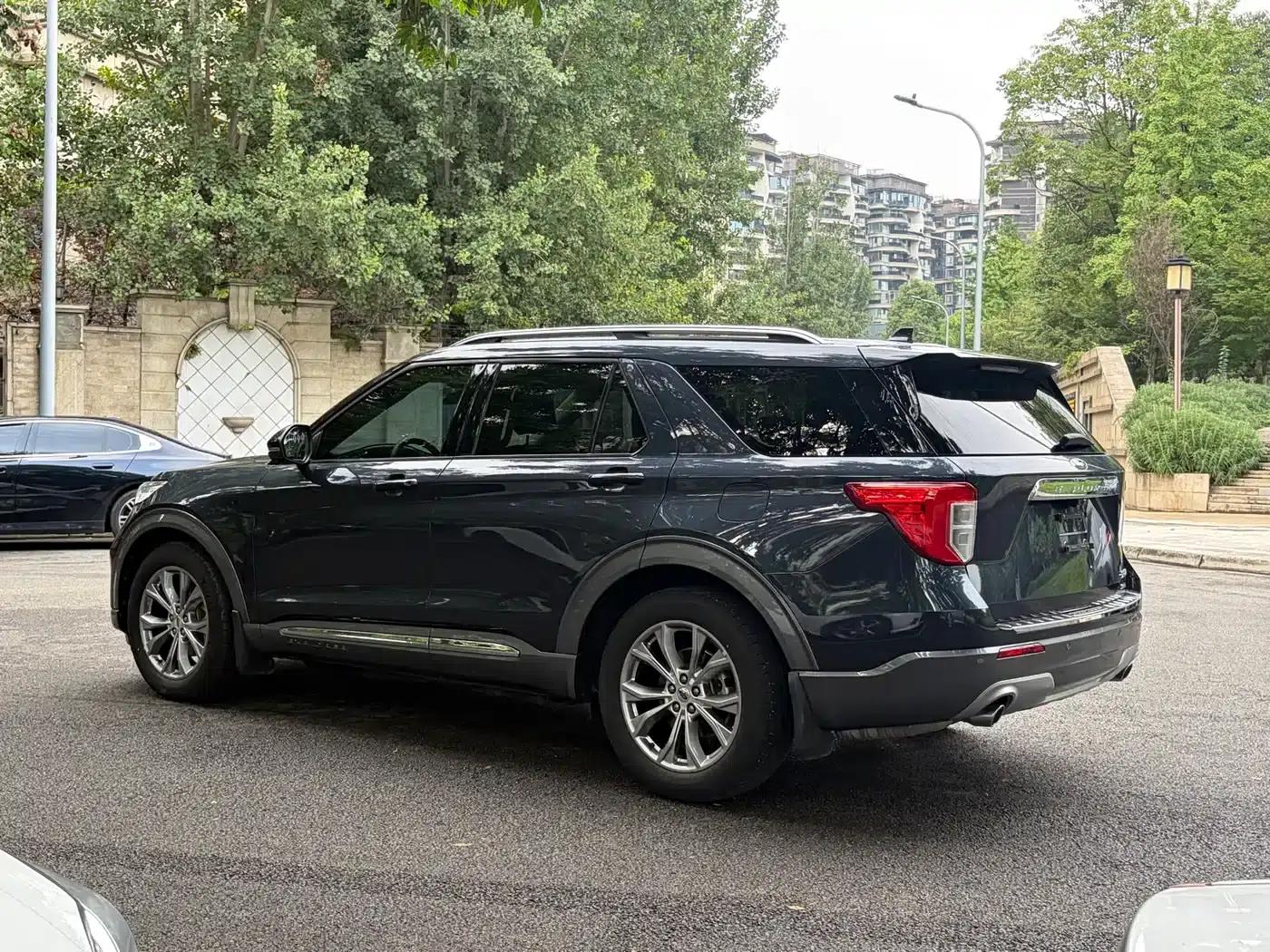 2020 Ford Explorer EcoBoost 285 Rear-Wheel Drive Fashion Edition 7-Seater — миниатюра 10