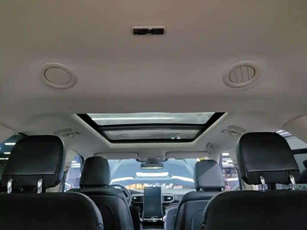 2020 Ford Explorer EcoBoost 285 AWD Titanium Edition (6-seater) — миниатюра 18