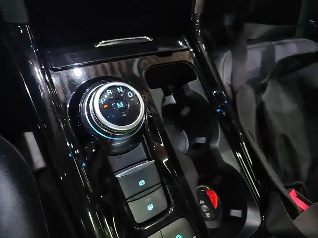 2020 Ford Explorer EcoBoost 285 Rear-Wheel Drive Fashion Edition 6-Seater — миниатюра 14