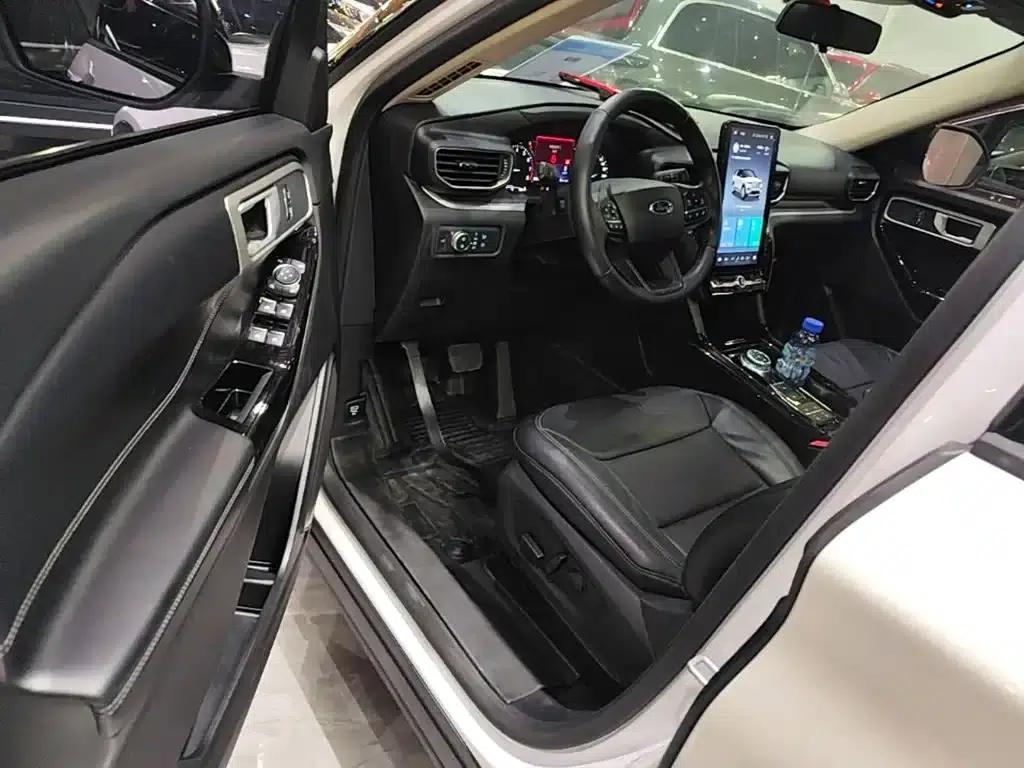 2020 Ford Explorer EcoBoost 285 Rear-Wheel Drive Fashion Edition 6-Seater — миниатюра 16