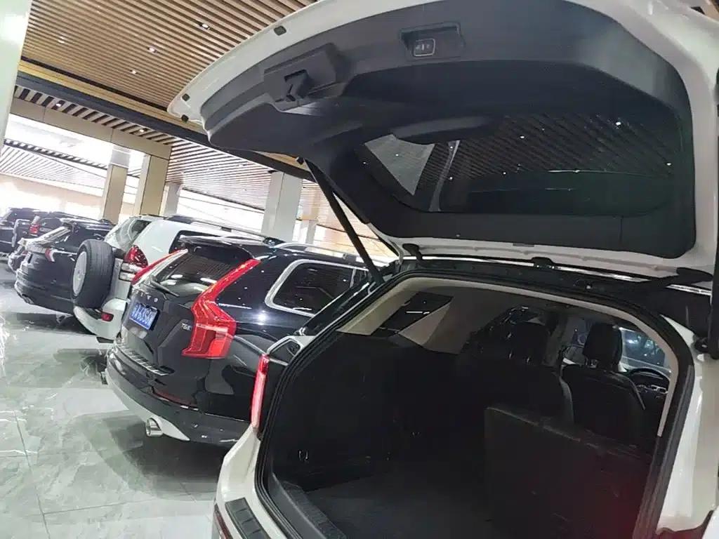 2020 Ford Explorer EcoBoost 285 Rear-Wheel Drive Fashion Edition 6-Seater — миниатюра 19