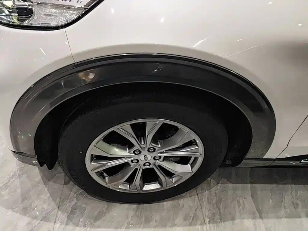 2020 Ford Explorer EcoBoost 285 Rear-Wheel Drive Fashion Edition 6-Seater — миниатюра 23