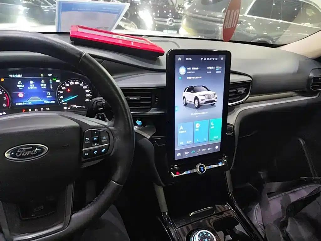 2020 Ford Explorer EcoBoost 285 Rear-Wheel Drive Fashion Edition 6-Seater — миниатюра 10