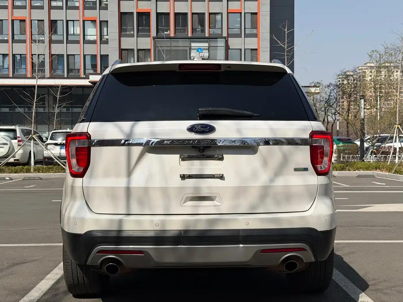 2016 Explorer 2.3T Elite Edition (Imported) — миниатюра 16