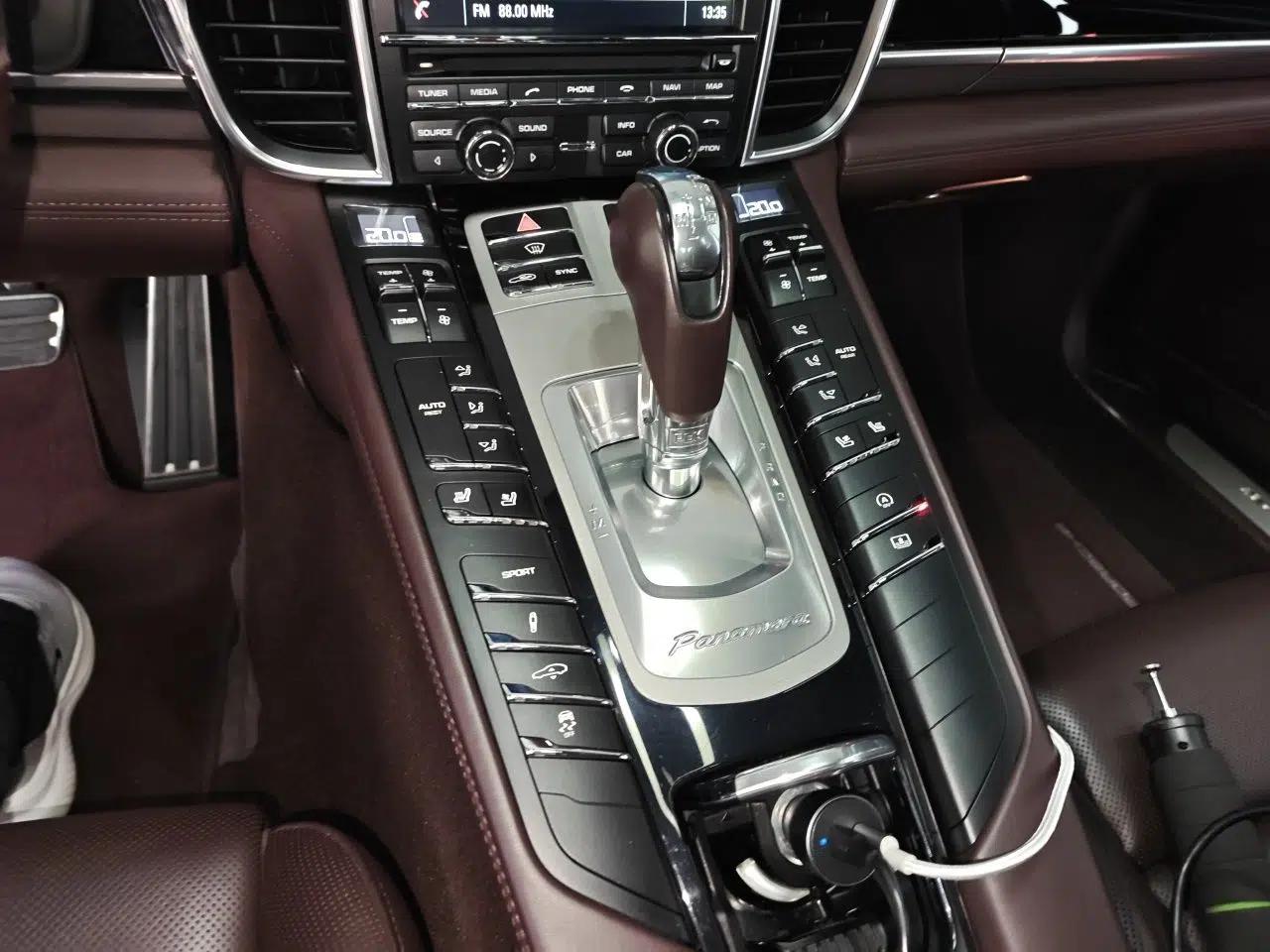 Porsche Panamera 2014 Panamera Executive 3.0T — миниатюра 14