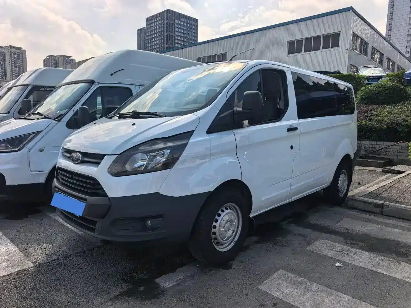 Ford Transit 2017 2.0T Diesel Multi-purpose Commercial Vehicle, Short Wheelbase, Low Roof, National V Emission Standard — миниатюра 1