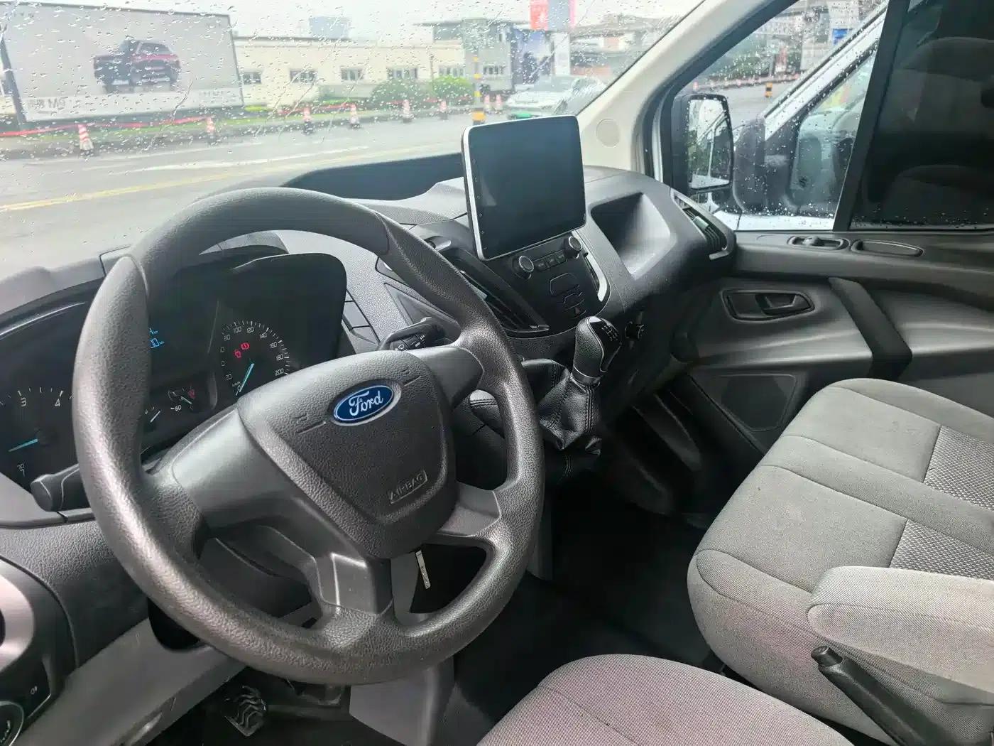 Ford Transit 2017 2.0T Diesel Multi-purpose Commercial Vehicle, Short Wheelbase, Low Roof, National V Emission Standard — миниатюра 4