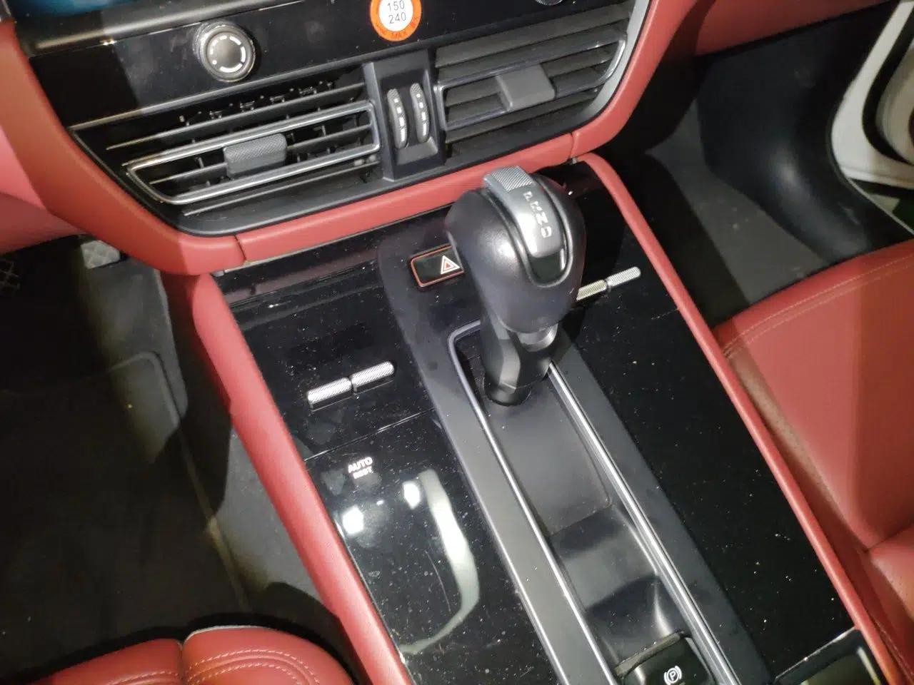 Porsche Macan 2023 Macan 2.0T — миниатюра 14