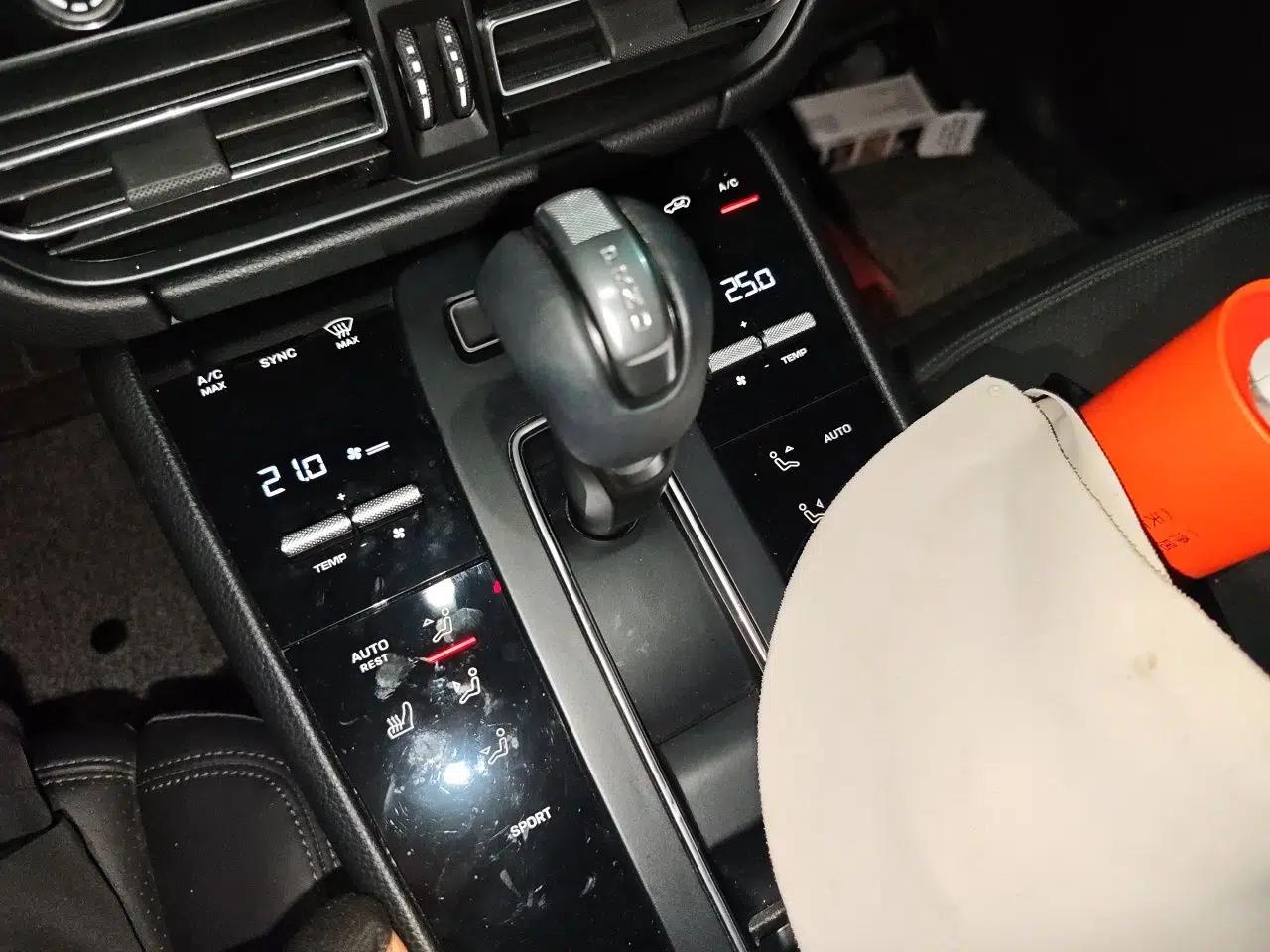 Porsche Macan 2022 Macan 2.0T — миниатюра 14