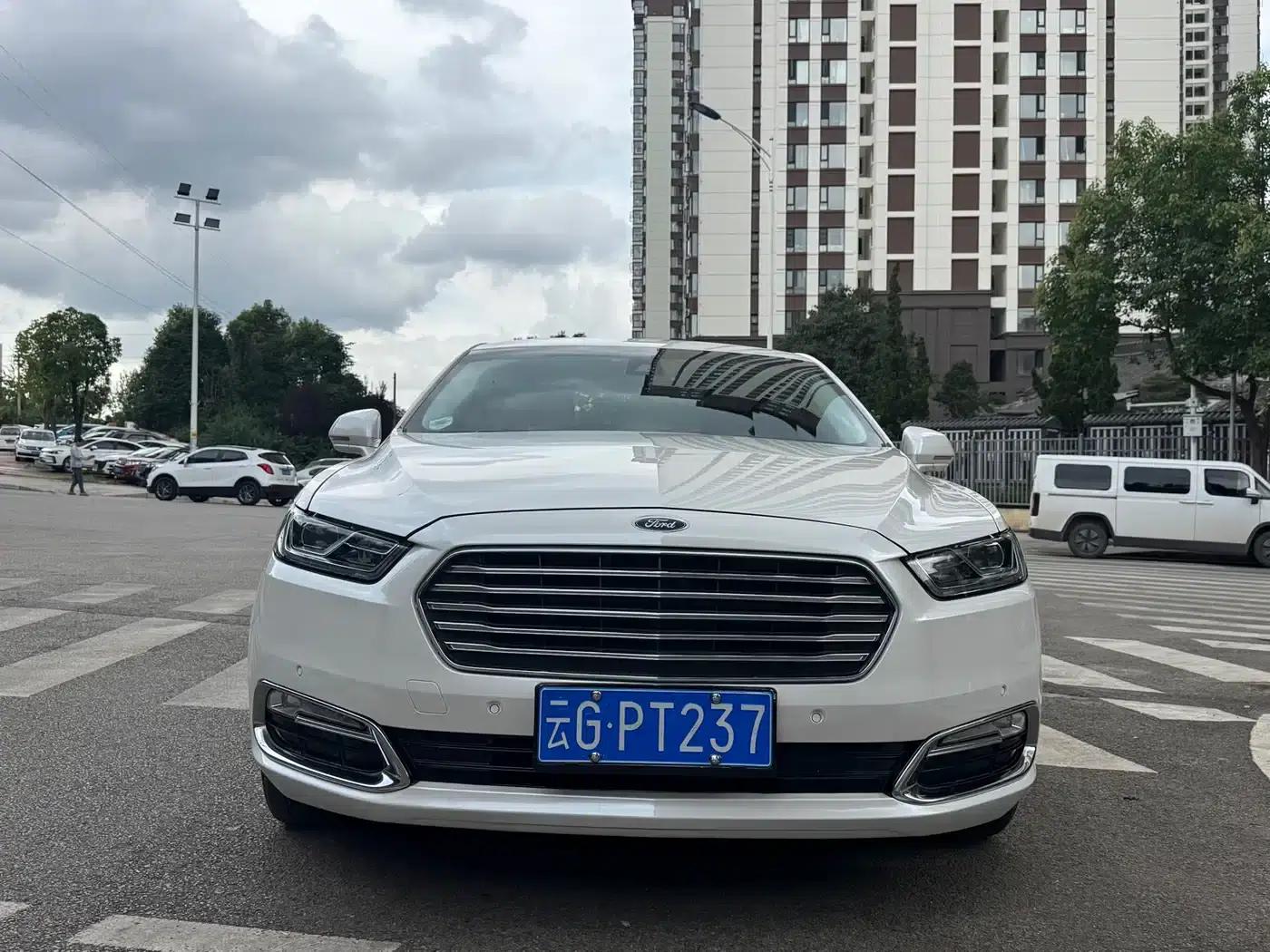 Taurus 2018 EcoBoost 245 Premium Edition (China V Emission Standard) — миниатюра 16
