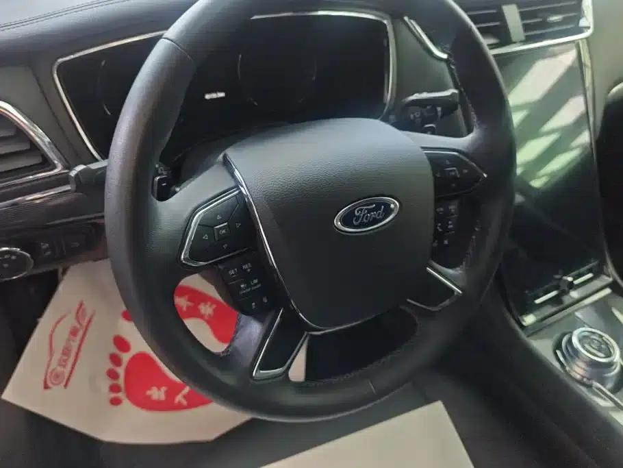 2019 Taurus EcoBoost 245 Premium Edition — миниатюра 15
