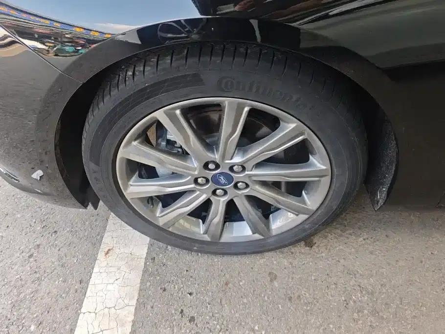 2019 Taurus EcoBoost 245 Premium Edition — миниатюра 6