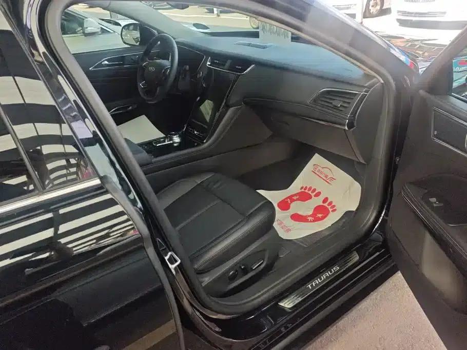 2019 Taurus EcoBoost 245 Premium Edition — миниатюра 8