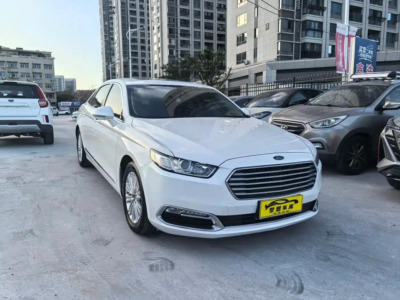 Taurus 2017 EcoBoost 245 Fashion Edition — миниатюра 2