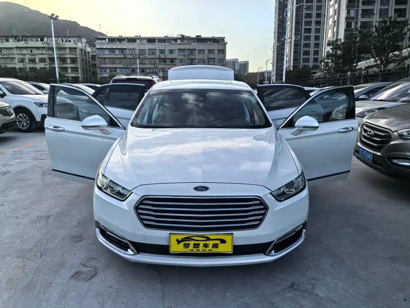 Taurus 2017 EcoBoost 245 Fashion Edition — миниатюра 7
