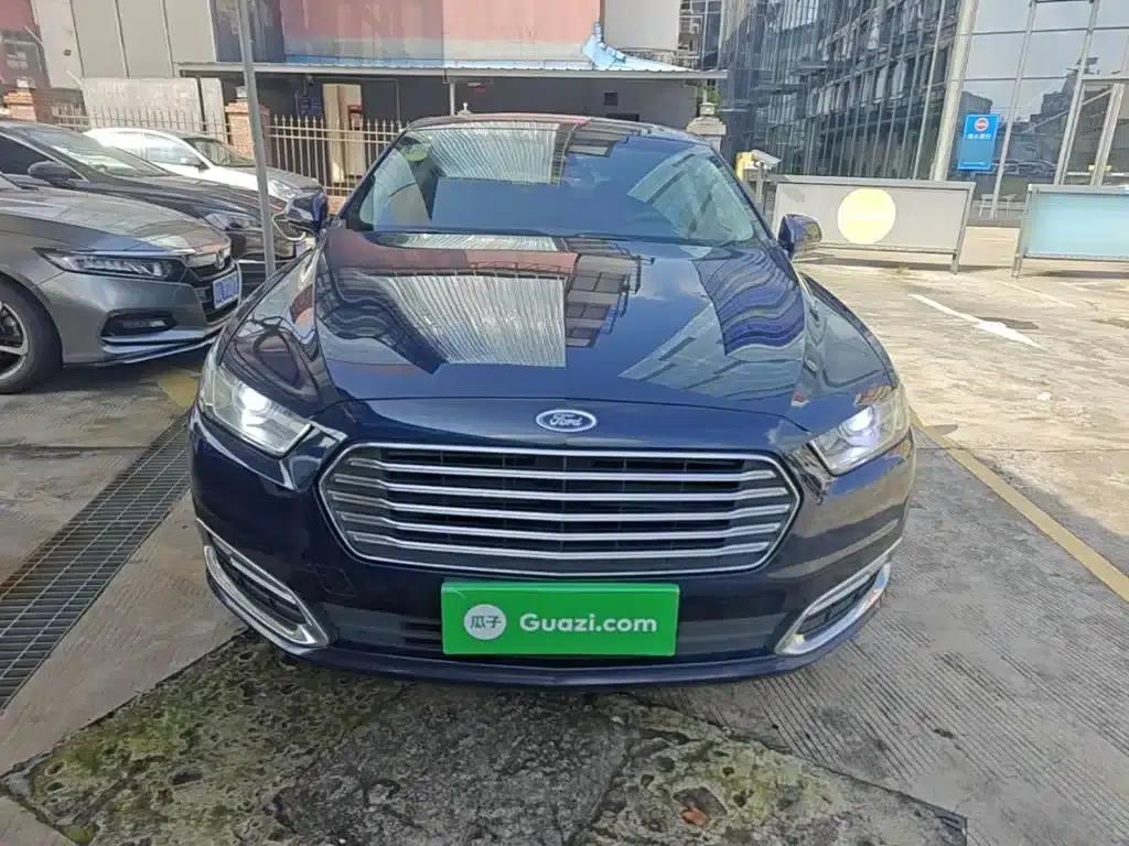 2015 Taurus EcoBoost 245 Fashion Edition — миниатюра 3
