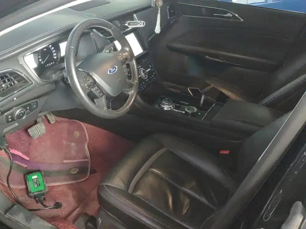 2015 Taurus EcoBoost 245 Luxury — миниатюра 15