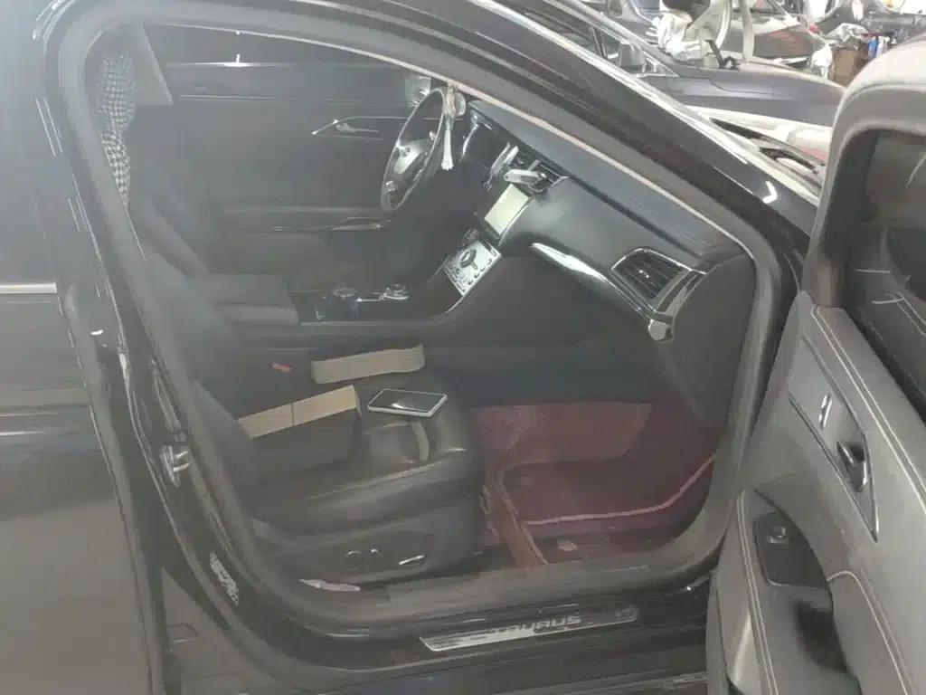 2015 Taurus EcoBoost 245 Luxury — миниатюра 25